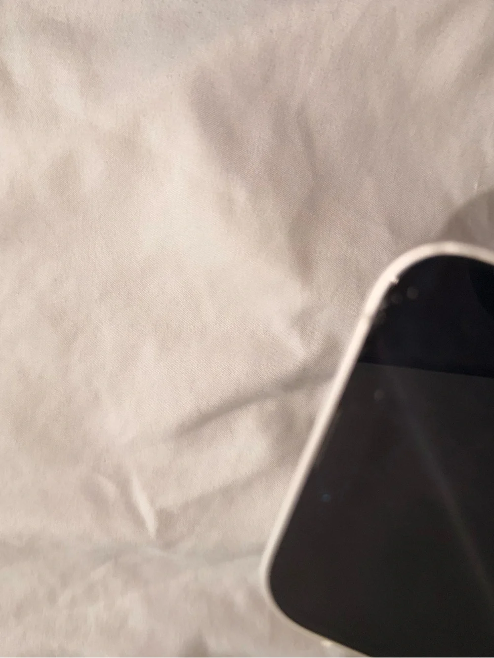 Apple iPhone 13 (Starlight)